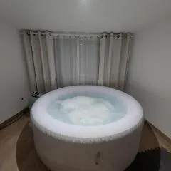 L08 Jacuzzi 5 Étoile par Villa Dengous