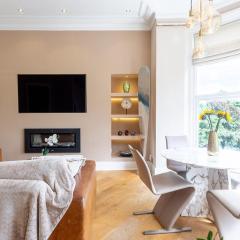 YORK PLACE - Spacious central apartment to town with views