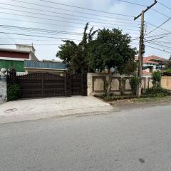 Luxurious Haven In Hayatabad