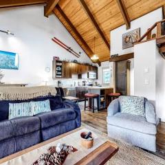 Cozy Condo Scenic Balcony Adjacent Golf Course