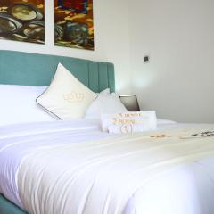 Plush 2BR Retreat in Masdar City - Modern Stay Near Masdar Park & City Centre