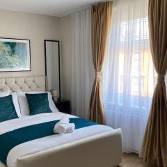 Luxe Entire 3 bedroom home, Perfect for Business, Contractor, Family stays, Free WIFI & NETFLIX