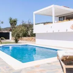 La Villa Pura Vida San Diego - Luxury Villa with Wonderful Sea View - Direct walking access to beach! 5 min from Sotogrande