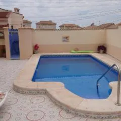 Ciudad Quesada apartamento independiente en finca con piscina compartida