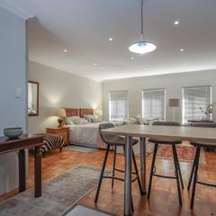 #Spacious Cozy Stay- Free parking