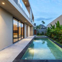 Trident-2 Villa in Batu Bolong Changgu