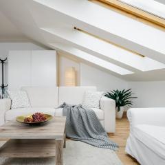 MIA Cozy Apartment with Prague Castle View, Parking & AC
