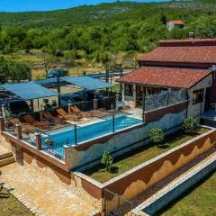 Secluded villa with a private pool near Split and Sibenik