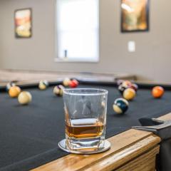 Game Room, 4br25ba, Pool, 7 Beds