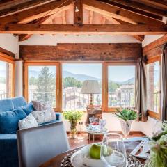 Horizon Panoramic penthouse with elevator in Lucca