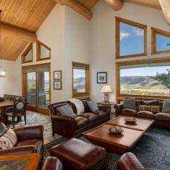 1 Game Room, 2 Living Areas, Views for Miles, Luxury Home