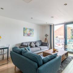 Beautiful 1 Bedroom Apartment with parking in Gloucester Docks