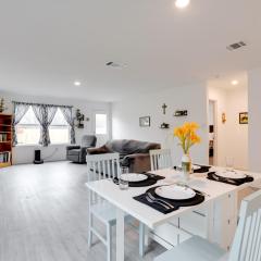 Cozy Texas Escape Near SeaWorld San Antonio!