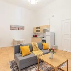 Central Cozy Apartment on the Andrássy Fashion St