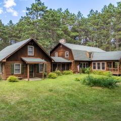 8BR 5BA Huge Dog Friendly Log Cabin near Wisconsin Dells and Lake sleeps 25plus
