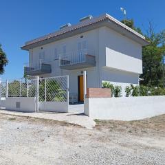 casa Yellow sul mare con spiaggia privata