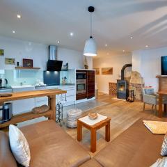 Villa Paula in Sellin - WG01 "Findling" strandnah mit Kamin, Terrasse, Balkon