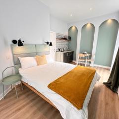 Luxury Modern Studio l Central Edinburgh l Pet Friendly