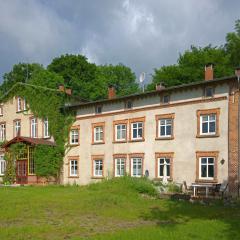 Ferienwohnung und Gästezimmer im Gutshaus Alt-Krassow