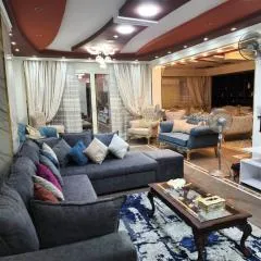 شقة فاخرة وفيو خرافى فى maadi
