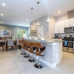 Gorgeous 4 Suites DREAM Villa 5 min to Disney