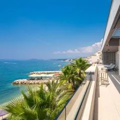 Paoma Luxury Beach Suite with jacuzzi