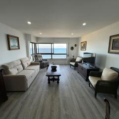 Beachfront Amazing Location - 19th Hole