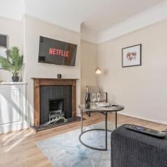 Stylish & Central - Bed House - Parking & Garden