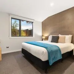 Number 10 Arrowtown Sleeps 12 - Housity