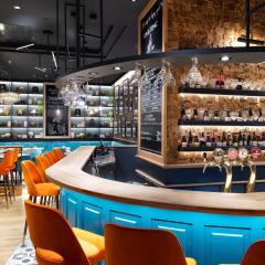 Three Corners Avenue Hotel