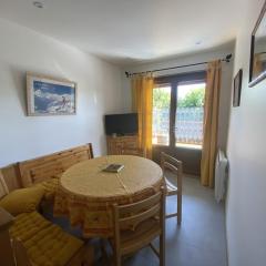 Appartement 5 pers, centre Cernix, piste & commerces, animaux admis, parking, balcon - FR-1-733-148