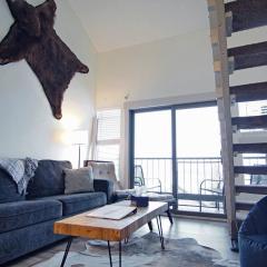 Hot Tub, Beautiful Mountain Views, 3 Bedroom Plus Loft