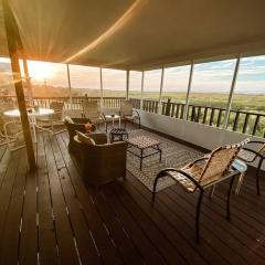 Spacious Camp with Canal Access and Beautiful Bay View