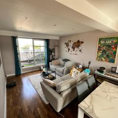 Double room in London Penthouse Homestay