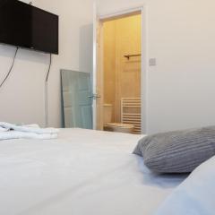 Pebbles guest house room 6