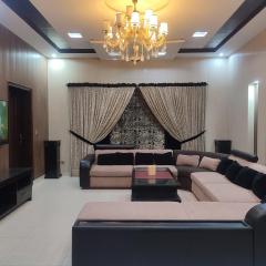 3 BR Serviced Ground Floor Near Emporium Mall