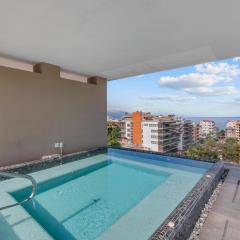Studio in Central Location, Rooftop Pool, Hot Tub, Gym, Fire Pit