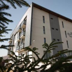 Aparthotel "Queen Zina"