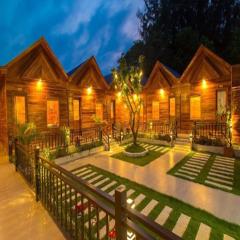 Home Hotel - sát biển - Cô Tô -Có xe đưa dón