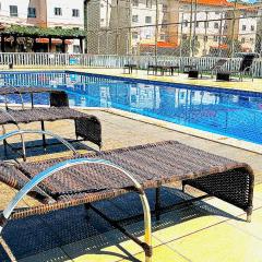 Apartamento sofisticado com piscina e vista privativa