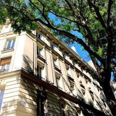 Appartement Haussmanien au coeur du village Montmartre !