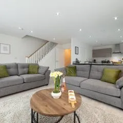 Luxury Duplex 2-Bed Apartment Fruit Market Marina