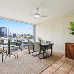 Bright 1-Bed with Great Views & Amenities