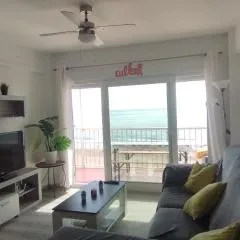 Primera línea en Cullera con piscina. Inmejorables vistas