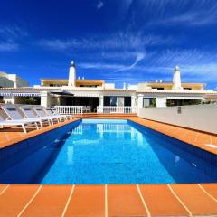 Bela Vivenda-pretty Family Villa With Pool & Golf