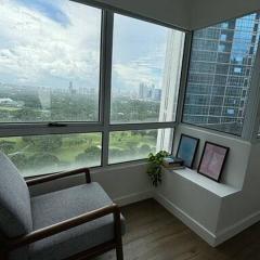 2 BR Luxe Manila Golf View Loft in BGC
