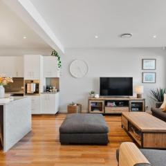 Large CBD apartment with parking