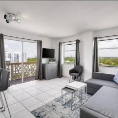 1106- 1BR & 1BA with Balcony, Stunning City & Ocean Views