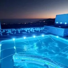 ALOELUX VILLA !! - Private Villa with POOL , jacuzzi, cinema, massage ,wonderful view, art desing villa