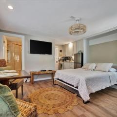 Luxury Waterside Suite 2mins 2 beach & heated pool